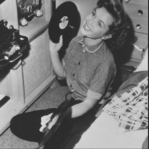 VINTAGE MYSTERY TIME CAPSULE BOX